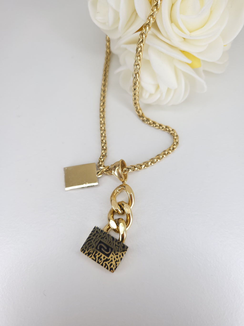 Collier Nelle