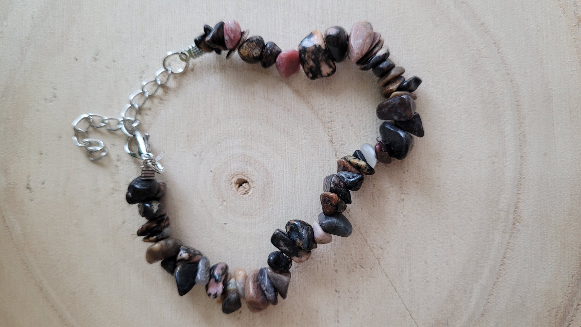 Collier chips en Rhodonite